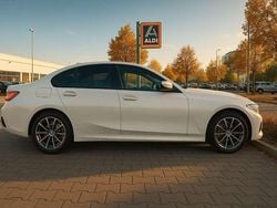 Weiß Gebraucht 2020 BMW 320 Sport Line Limousine | 29.000 € (Fairer Preis)