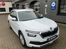 Weiß Gebraucht 2023 Skoda Kamiq Ambition SUV | 21.800 € (Etwas zu teuer)
