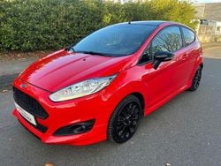 Rot Gebraucht 2017 Ford Fiesta ST-Line Kleinwagen | 9.950 € (Guter Preis)