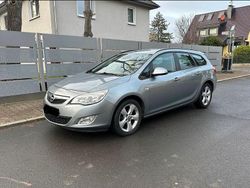 Silber Gebraucht 2011 Opel Astra Sport Kombi | 3.300 € (Fairer Preis)