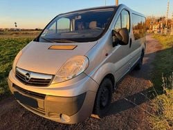 Grau Gebraucht 2008 Opel Vivaro Van | 4.800 € (Fairer Preis)