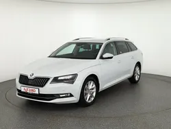 Weiß Gebraucht 2019 Skoda Superb Style Kombi | 27.990 € (Fairer Preis)