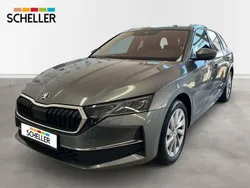 Grau Gebraucht 2024 Skoda Octavia Selection Kombi | 31.700 € (Fairer Preis)