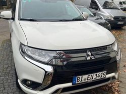 Weiß Gebraucht 2020 Mitsubishi Outlander P-HEV SUV | 17.000 € (Guter Preis)