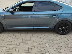 Grau Gebraucht 2016 Skoda Superb SportLine Limousine | 21.999 € (Fairer Preis)
