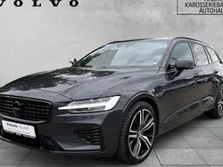 Grau Gebraucht 2020 Volvo V60 R-Design Kombi | 25.490 € (Fairer Preis)