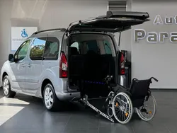 Grau Gebraucht 2018 Peugeot Partner Tepee Allure Van / Kleinbus | 26.950 €