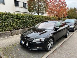 Schwarz Gebraucht 2016 Skoda Superb LAURIN & KLEMENT Limousine | 18.900 € (Fairer Preis)