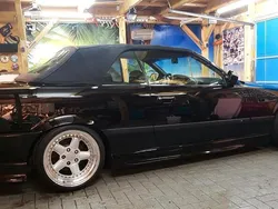 Schwarz Gebraucht 1993 BMW 325 Cabriolet Cabrio | 17.500 €