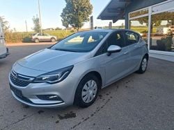 Silber Gebraucht 2017 Opel Astra Edition Limousine | 8.300 € (Superpreis)
