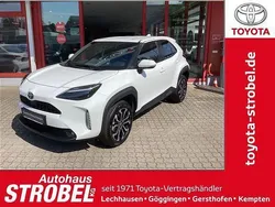 Schneeweiß Gebraucht 2023 Toyota Yaris Hybrid Connect Style | 23.980 € (Fairer Preis)