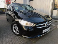 Schwarz Gebraucht 2019 Mercedes B200 Van / Kleinbus | 19.400 € (Guter Preis)