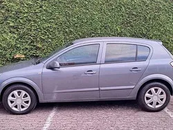 Grau Gebraucht 2006 Opel Astra Limousine | 2.100 € (Fairer Preis)