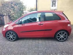 Rot Gebraucht 2009 Toyota Yaris Cool Limousine | 4.500 € (Fairer Preis)