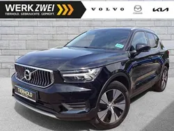 Black solid (stone) / solid Gebraucht 2022 Volvo XC40 Inscription SUV | 31.900 € (Guter Preis)