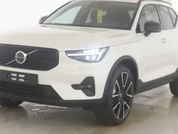 Weiss Gebraucht 2024 Volvo XC40 Business Edition SUV | 50.276 €