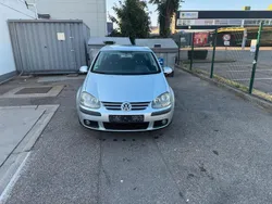 Silber Gebraucht 2004 VW Golf V Kombi | 2.400 €