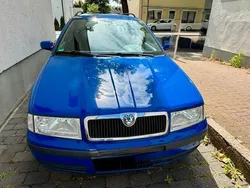Blau Gebraucht 2005 Skoda Octavia Kombi | 2.200 € (Fairer Preis)