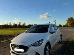 Weiß Gebraucht 2015 Mazda 2 Sports-Line Kleinwagen | 9.600 € (Fairer Preis)