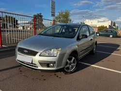Blau Gebraucht 2004 Ford Focus Limousine | 990 € (Guter Preis)