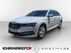 Weiß Gebraucht 2023 Skoda Superb Style Kombi | 43.890 € (Guter Preis)