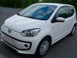 Weiß Gebraucht 2016 VW up! Kleinwagen | 5.200 € (Etwas zu teuer)