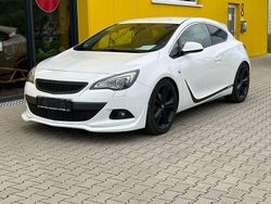 Weiß Gebraucht 2012 Opel Astra GTC Innovation Coupé | 8.490 € (Etwas zu teuer)