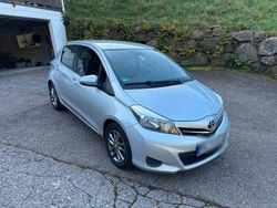 Silber Gebraucht 2014 Toyota Yaris Comfort Kleinwagen | 6.499 € (Guter Preis)