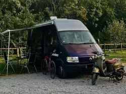 Blau Gebraucht 2001 Renault Master Van | 13.800 €