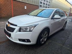 Schneeweiss/summitwhite/arctic Gebraucht 2013 Chevrolet Cruze LTZ Kleinwagen | 3.800 €