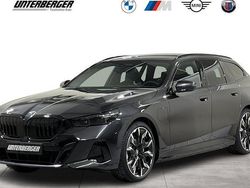 Sophistograu brillanteffekt Gebraucht 2025 BMW 550e M Sport Kombi | 95.990 €