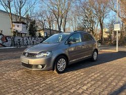 Grau Gebraucht 2013 VW Golf Plus Cross Match Van / Kleinbus | 8.450 € (Fairer Preis)