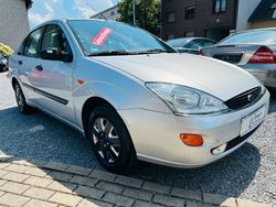 Silber Gebraucht 1999 Ford Focus Ghia Limousine | 1.250 € (Guter Preis)