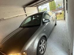Grau Gebraucht 2003 Audi A4 Limousine | 750 € (Superpreis)
