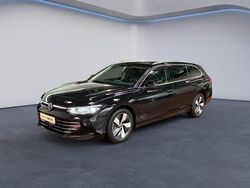 Grenadillschwarz metallic Gebraucht 2025 VW Passat Elegance Kombi | 39.390 € (Guter Preis)