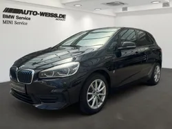 Black sapphire metallic (schwarz) Gebraucht 2019 BMW 225 Active Tourer Sport Line Van / Kleinbus | 17.950 € (Guter Preis)