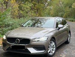 Braun Gebraucht 2019 Volvo V60 Momentum Kombi | 15.300 € (Etwas zu teuer)