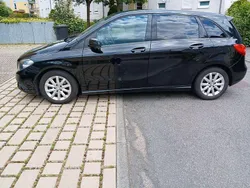Schwarz Gebraucht 2014 Mercedes B200 Van / Kleinbus | 11.950 € (Guter Preis)