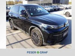 Deep black perleffekt Gebraucht 2024 VW Tiguan Life SUV | 35.880 € (Fairer Preis)