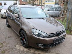 Braun Gebraucht 2011 VW Golf VI Comfortline Kleinwagen | 7.599 € (Etwas zu teuer)