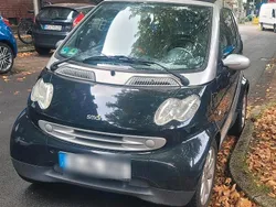 Schwarz Gebraucht 2001 Smart ForTwo Cabrio Cabrio | 1.100 €
