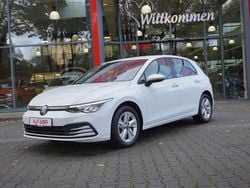 Weiß Gebraucht 2022 VW Golf VIII Life Limousine | 20.490 € (Guter Preis)