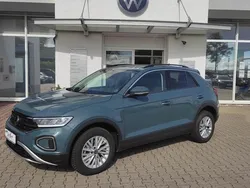 Blau Gebraucht 2023 VW T-Roc Life SUV | 25.490 € (Fairer Preis)