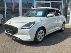 Weiß Gebraucht 2025 Suzuki Swift Comfort Kleinwagen | 17.990 € (Guter Preis)