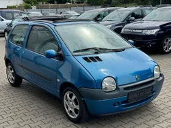 Blau Gebraucht 2005 Renault Twingo Kleinwagen | 1.950 € (Etwas zu teuer)