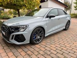 Grau Gebraucht 2023 Audi RS3 Performance Limousine | 69.998 € (Etwas zu teuer)