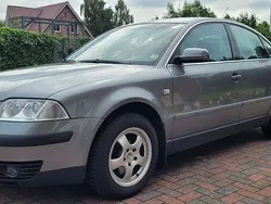 Grau Gebraucht 2002 VW Passat Comfortline Limousine | 1.490 € (Guter Preis)