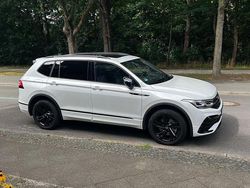 Weiß Gebraucht 2023 VW Tiguan Allspace Style SUV | 47.500 €