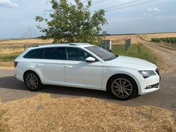 Weiß Gebraucht 2016 Skoda Superb LAURIN & KLEMENT Kombi | 18.500 € (Fairer Preis)