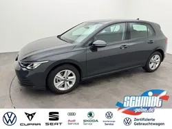 Uranograu Gebraucht 2024 VW Golf VIII Business Kleinwagen | 22.200 € (Superpreis)